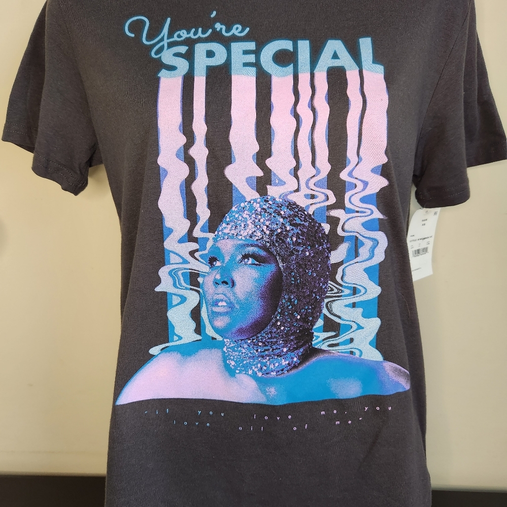 Lizzo you're special graphic tee shirt nwt